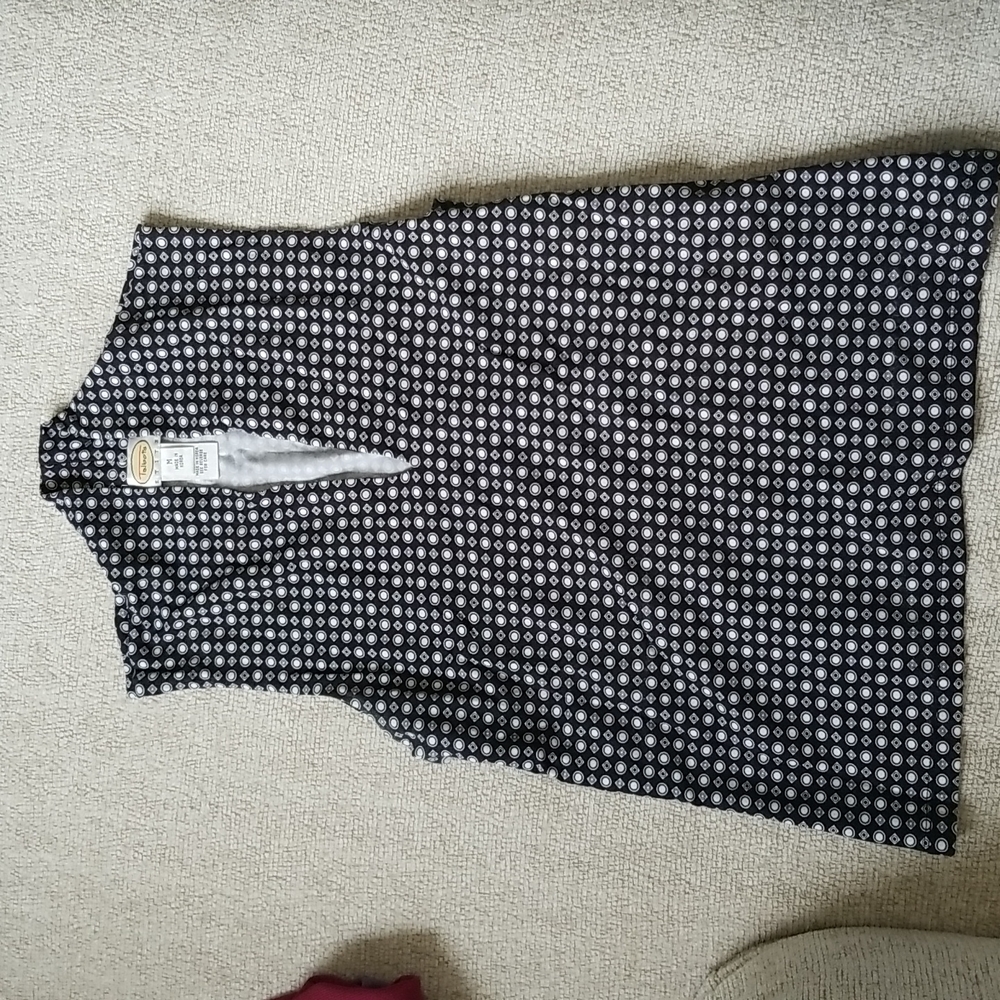 Talbots, medium, v-cut tank, black and white